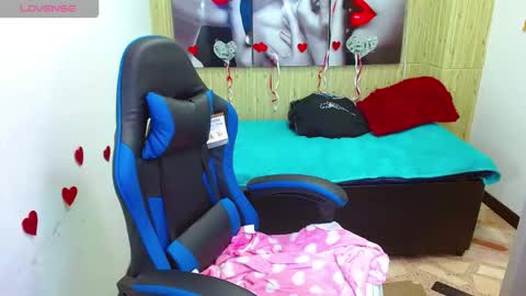 luna torres online show from February 18, 5:06 am