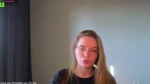Snapshot of _lysafeta_ chatting on September 17, 4:32 am Welcome guys  Pleasure to see you all here  My name is Lysafeta and MichaelaTip menu is active Private is open  online show from September 17, 4:32 am
