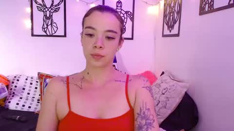 Snapshot of _marcela_wi chatting on December 18, 10:13 pm Marce  online show from December 18, 10:13 pm