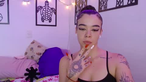 Snapshot of _marcela_wi chatting on January 21, 10:19 pm Marce  online show from January 21, 10:19 pm