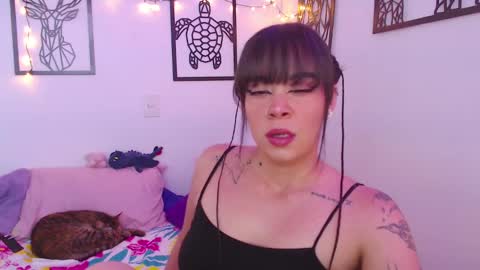 Snapshot of _marcela_wi chatting on February 18, 7:43 pm Marce  online show from February 18, 7:43 pm