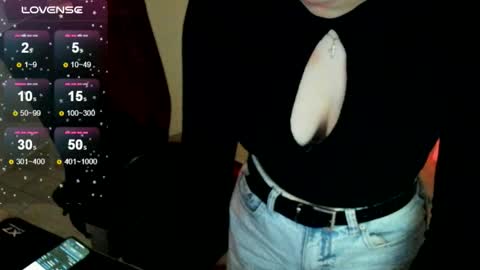 Snapshot of _margoqueen_ chatting on October 19, 7:54 am Margo online show from October 19, 7:54 am