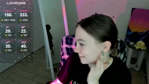 Snapshot of _margoqueen_ chatting on October 18, 7:44 am Margo online show from October 18, 7:44 am