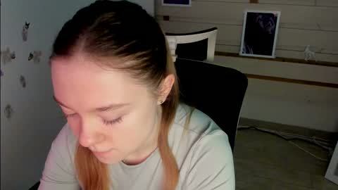 Snapshot of _margoqueen_ chatting on March 2, 6:59 am Margo online show from March 2, 6:59 am