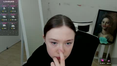 Snapshot of _margoqueen_ chatting on February 6, 12:37 pm Margo online show from February 6, 12:37 pm
