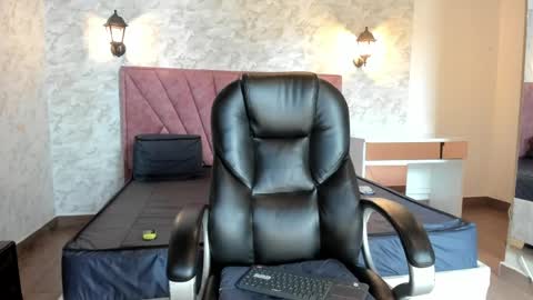 Mave online show from April 15, 7:58 pm