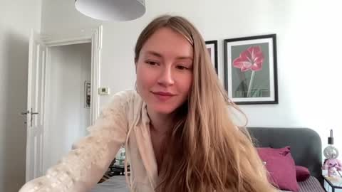 Elisa online show from July 5, 2:34 pm