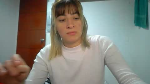 Mia-foster online show from April 5, 2:43 am