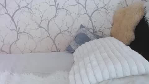 Snapshot of _mia_me_ chatting on October 13, 4:59 am Lana online show from October 13, 4:59 am