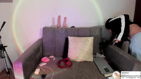Snapshot of _mila0717 chatting on October 9, 10:19 am Mila online show from October 9, 10:19 am