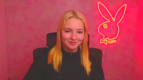Snapshot of _mila_la_ chatting on October 2, 1:27 pm Melanie online show from October 2, 1:27 pm