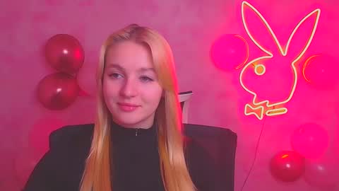 Snapshot of _mila_la_ chatting on February 13, 12:21 pm Melanie online show from February 13, 12:21 pm