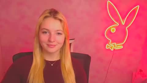 Snapshot of _mila_la_ chatting on March 1, 12:56 pm Melanie online show from March 1, 12:56 pm