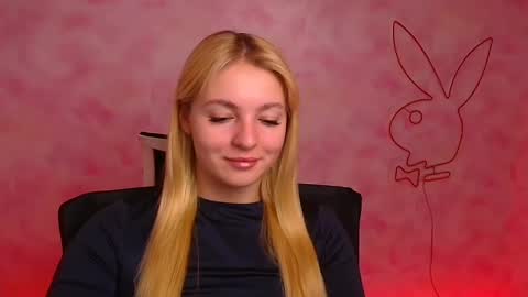 Snapshot of _mila_la_ chatting on December 22, 7:00 am Melanie online show from December 22, 7:00 am