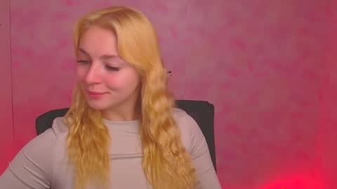 Snapshot of _mila_la_ chatting on January 3, 6:44 am Melanie online show from January 3, 6:44 am