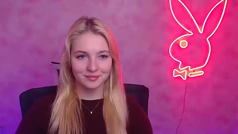 Snapshot of _mila_la_ chatting on February 6, 10:04 am Melanie online show from February 6, 10:04 am