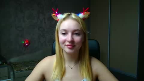 Melanie online show from December 18, 10:53 am