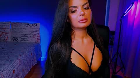 Snapshot of _milani_ chatting on October 8, 7:07 pm Milani online show from October 8, 7:07 pm