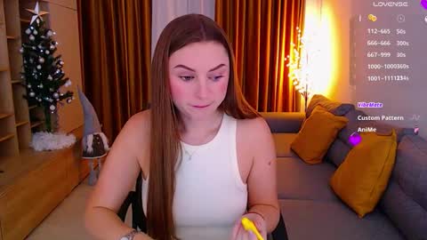 Mia online show from December 15, 9:58 am