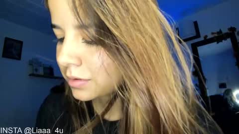     liaaa 4u online show from December 20, 12:30 am