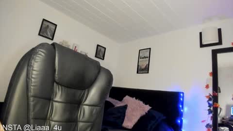     liaaa 4u online show from February 12, 1:30 am