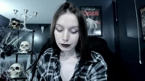 _naamah online show from December 9, 8:33 pm