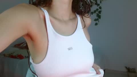 _nayade_ online show from February 16, 8:33 pm