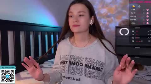 Snapshot of _nemalkovamia chatting on September 11, 1:55 pm Mia with a big heart online show from September 11, 1:55 pm