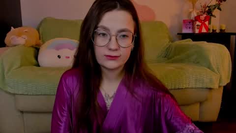 Snapshot of _nemalkovamia chatting on March 6, 3:35 am Mia with a big heart online show from March 6, 3:35 am