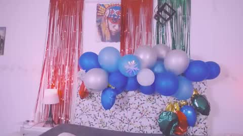 niiky online show from December 28, 11:30 am