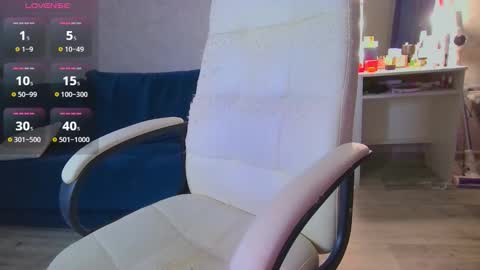 Snapshot of _pink__rabbit_ chatting on October 17, 3:37 pm Ilona online show from October 17, 3:37 pm