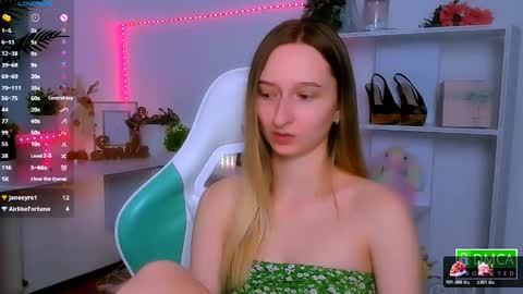 I am Rina online show from December 5, 7:30 am