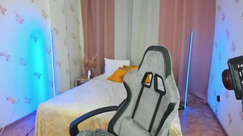  Shy Jenny  online show from June 4, 2:06 am