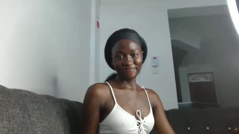 Snapshot of _sweejewel chatting on October 22, 7:46 am _sweejewel online show from October 22, 7:46 am