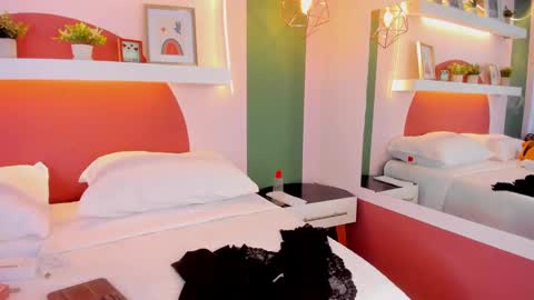 _valeryboobs_ online show from October 17, 1:03 pm