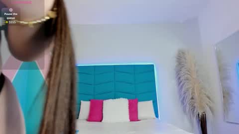 Victoria online show from February 13, 7:59 pm