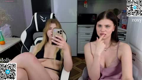 Molly  Roxy online show from April 20, 9:29 pm