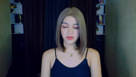_xxlilly online show from May 5, 2:58 am