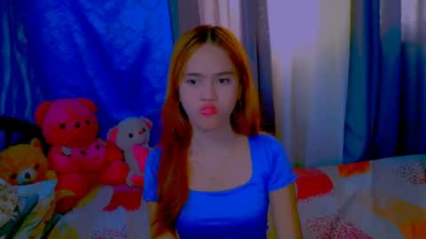 _xxlilly online show from May 18, 7:47 am