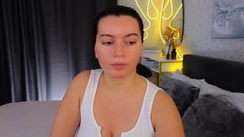 Jasmine online show from February 6, 8:18 am