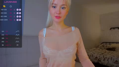 Snapshot of _your_tessa chatting on December 22, 11:44 am Tessa - online show from December 22, 11:44 am