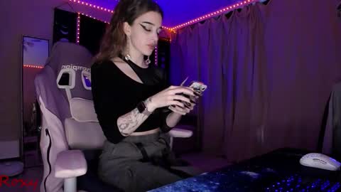 Roxy online show from March 2, 7:15 am