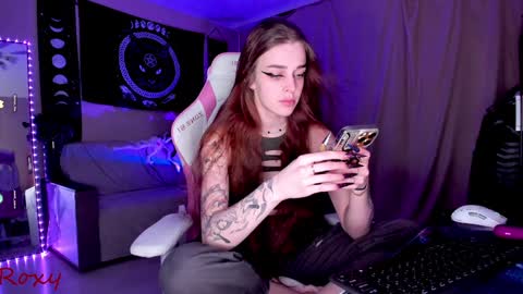 Roxy online show from December 28, 6:40 pm