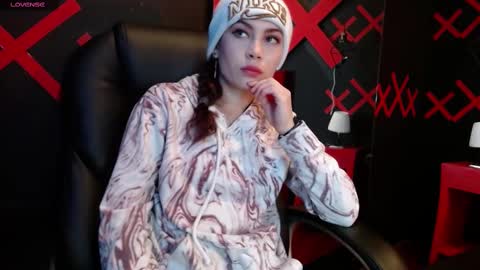 Yuyi online show from February 18, 11:11 am