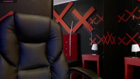 Yuyi online show from March 6, 11:14 am