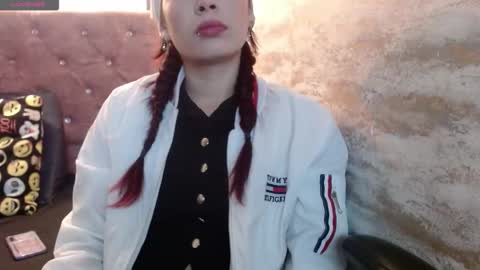 Yuyi online show from February 14, 11:12 am