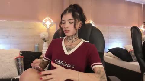 Luni  online show from January 7, 6:00 pm