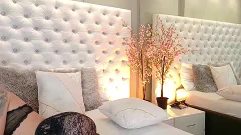 Luni  online show from September 17, 2:26 pm