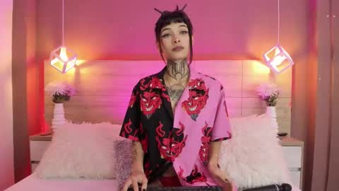 Luni  online show from November 7, 1:49 pm