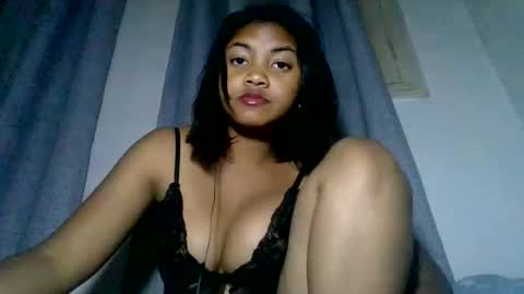 aariciah online show from December 14, 8:47 pm